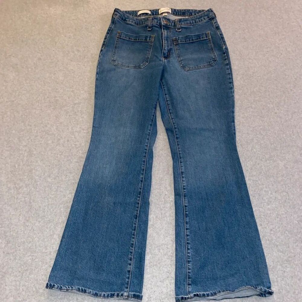 Universal Thread Flare Jeans Women’s 12 Blue Medium Wash Pockets